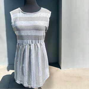 Hudson Gray Sleeveless Empire Waist Gray & White Striped Top | Women’s L